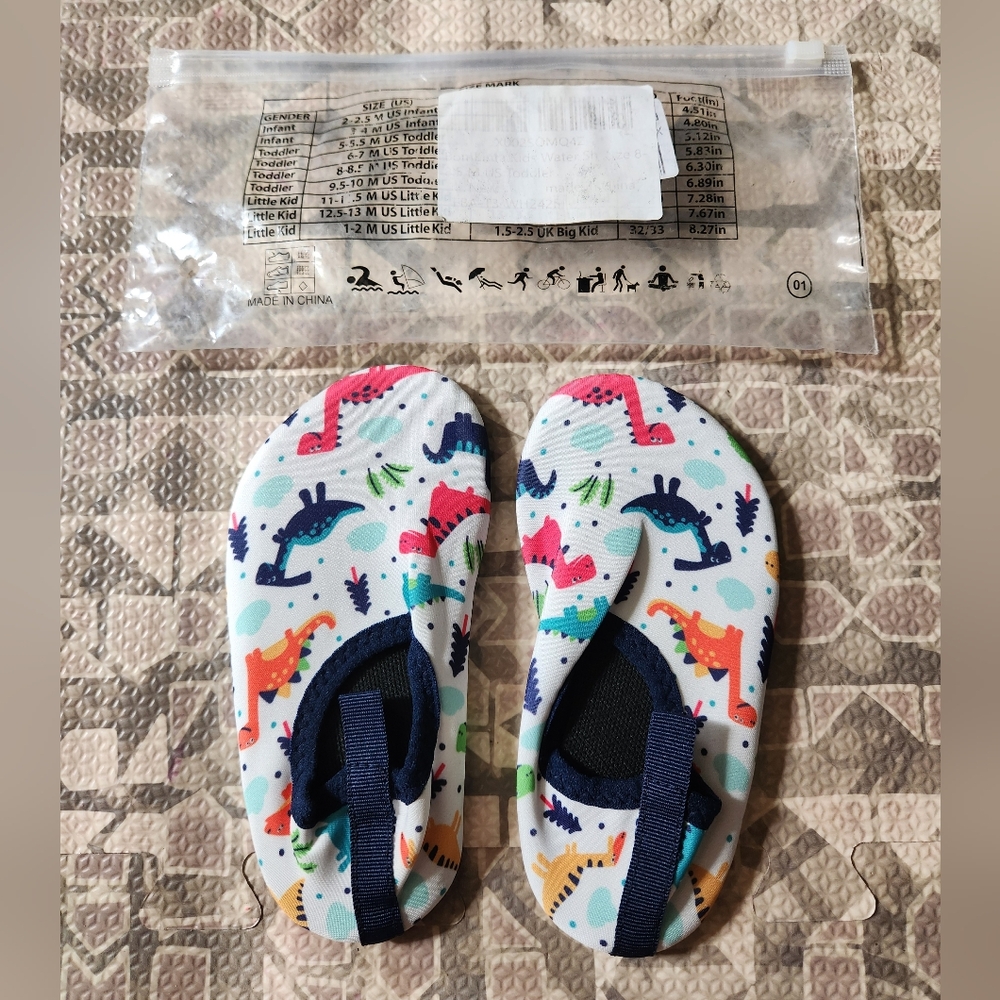 NWT BomKinta Kids Water Shoes Boys Girls Barefoot Quick Dry Non-Slip Aqua Socks